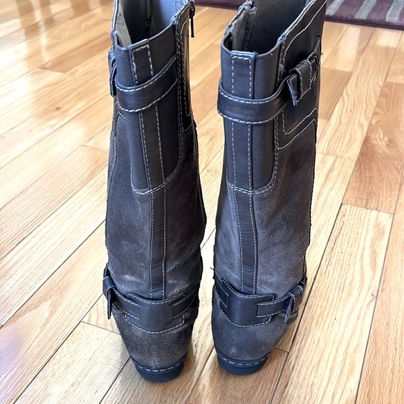 Clark’s Women’s boots, olive green, sz 7 - Picture 4 of 5